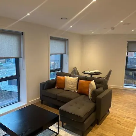 Spacious Luxury One Bedroom شقة