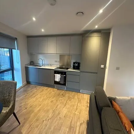 Spacious Luxury One Bedroom * ليدز