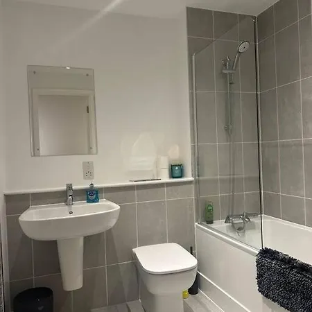 Spacious Luxury One Bedroom شقة