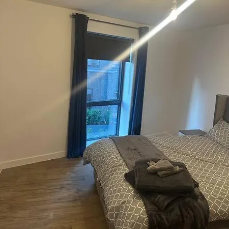 Spacious Luxury One Bedroom *